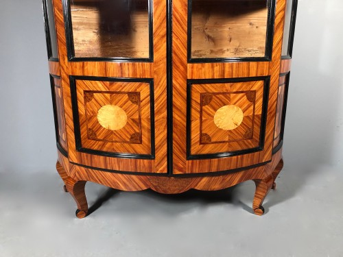 French showcase demi-lune in marquetry, Jean François Hache circa 1775 - 