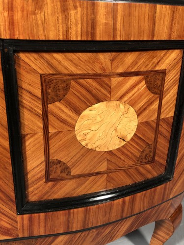 Antiquités - French showcase demi-lune in marquetry, Jean François Hache circa 1775