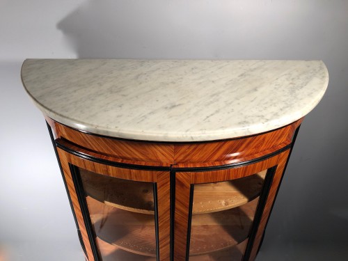 Antiquités - French showcase demi-lune in marquetry, Jean François Hache circa 1775