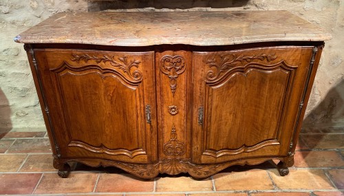 Buffet de chasse galbé en noyer, Provence époque Louis XV - Mobilier Style Louis XV
