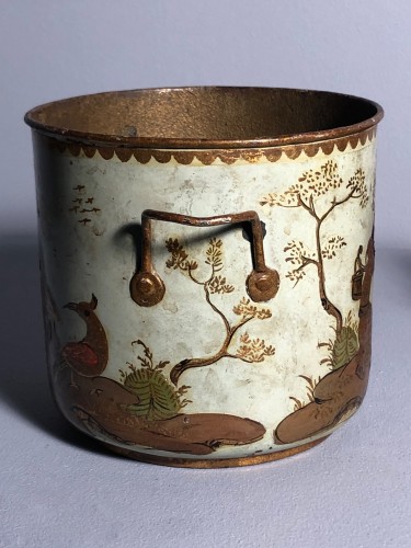 Objet de décoration Cassolettes, coupe et vase - Seau et verrière en tôle au vernis martin, époque Louis XV