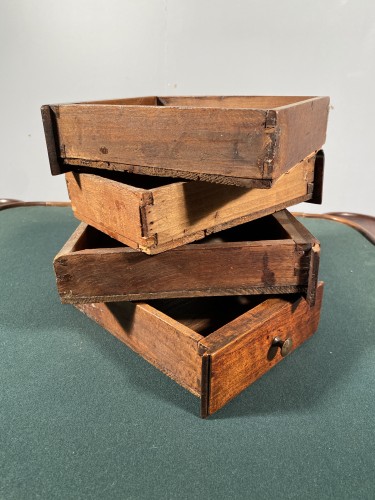 Antiquités - Table à jeux aux porte-bougeoirs en Noyer massif, Lyon époque Régence