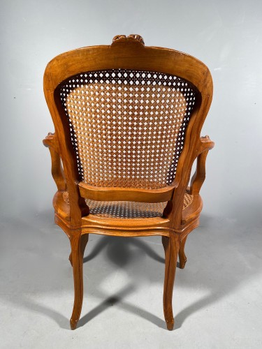 Antiquités - Paire de fauteuils cabriolets attribuée à F.GENY, Lyon vers 1765