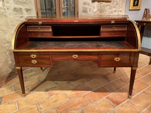 Furniture  - Large cylinder desk with slats in solid mahogany circa 1790
