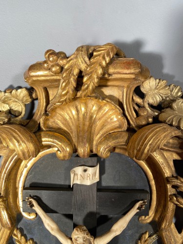 Crucifix en bois doré et ivoire, Provence époque Louis XV vers 1760 - Art sacré, objets religieux Style Louis XV