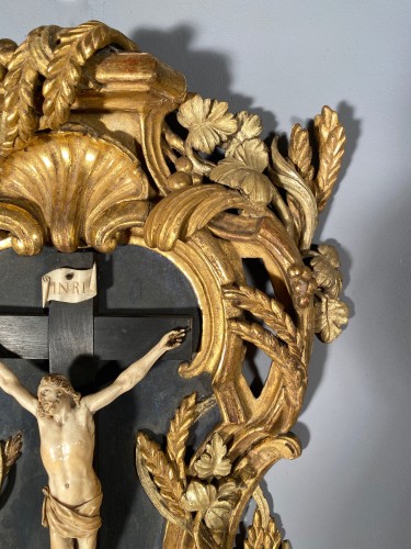 Louis XV - Crucifix en bois doré et ivoire, Provence époque Louis XV vers 1760