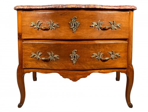 Commode en noyer par Jean François Hache à Grenoble, époque Louis XV