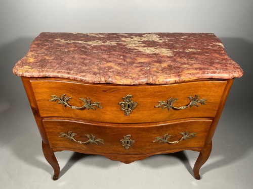 Mobilier Commode - Commode en noyer par Jean François Hache à Grenoble, époque Louis XV