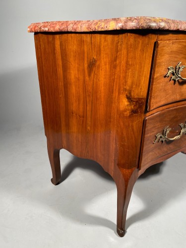 French 18th Walnut commode by Jean François Hache in Grenoble circa 1770 - 