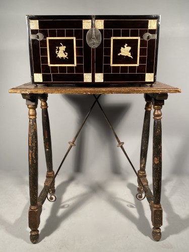 Mobilier Cabinet & Coffre - Cabinet en ébène et ivoire gravé des scènes de la genèse, Italie du Nord XVIème