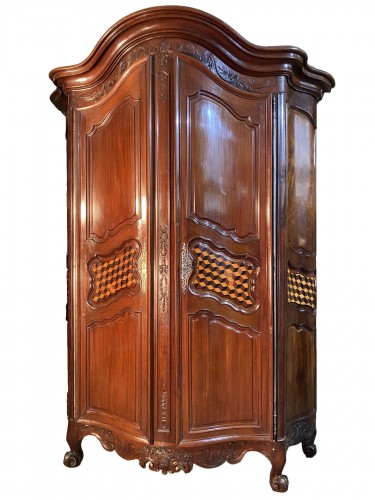 Monumentale armoire de présentation en acajou, Bordeaux vers 1760