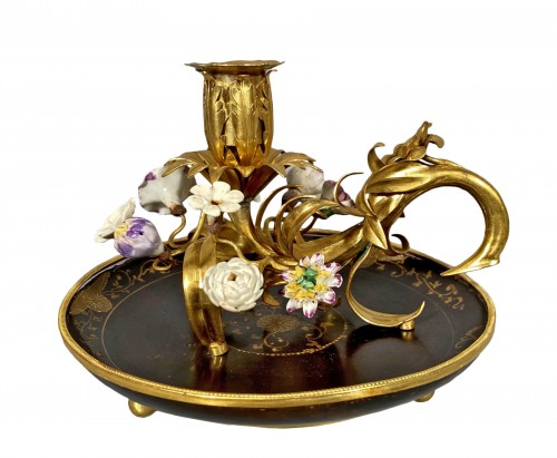 Bougeoir de toilette en bronze, laque et porcelaine, Paris vers 1750
