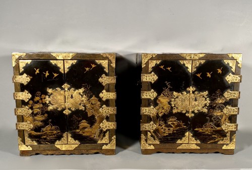 Pair of Japanese lacquer travel cabinets circa 1680 - 