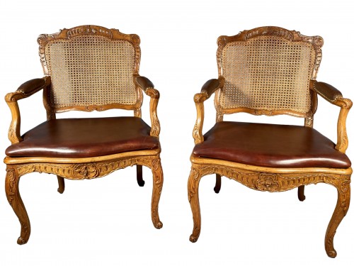 Paire de fauteuils cannés par René Cresson, Paris vers 1740