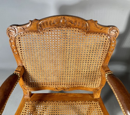 Antiquités - Paire de fauteuils cannés par René Cresson, Paris vers 1740