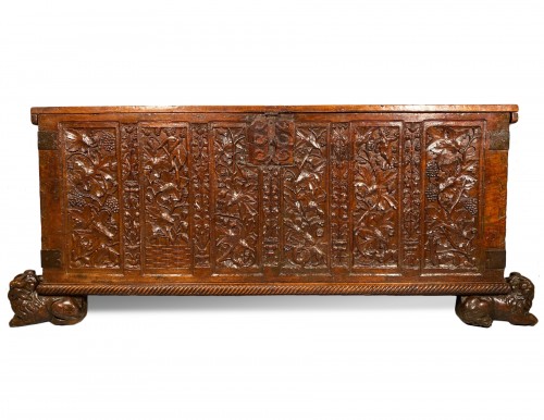 Important coffre en noyer aux emblèmes royaux, Lyon vers 1520