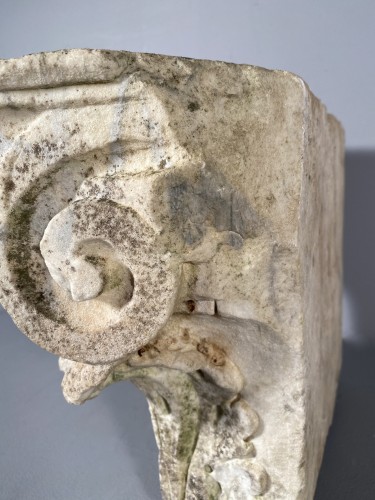 Antiquités - Chapiteau en marbre de carrare, Italie XVIe siècle