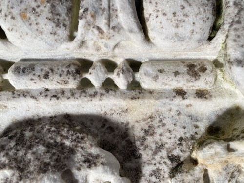 Antiquités - Chapiteau en marbre de carrare, Italie XVIe siècle