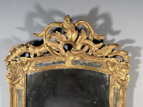 Miroirs, Trumeaux  - Miroir rocaille en bois doré, Nîmes 18e