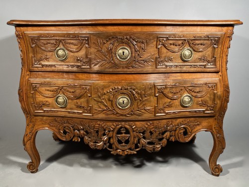 Commode provençale en noyer, Pierre Pillot à Nîmes vers 1770 - Franck Baptiste Provence