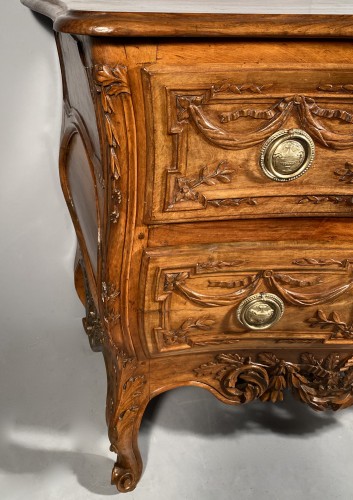 Commode provençale en noyer, Pierre Pillot à Nîmes vers 1770 - Transition