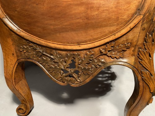 Antiquités - Commode provençale en noyer, Pierre Pillot à Nîmes vers 1770