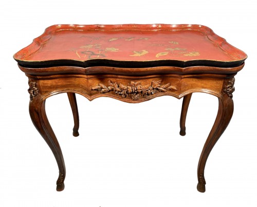 Cabaret table with Chinese lacquer top, Provence 18th century