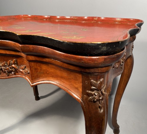 18th century - Cabaret table with Chinese lacquer top, Provence 18th century