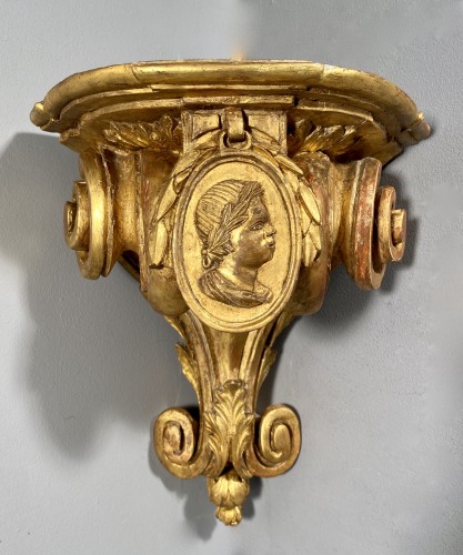 Antiquités - Paire de consoles d’angles d’après Delafosse, Paris époque Louis XV