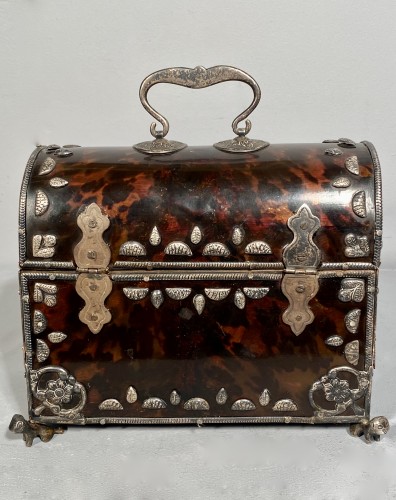 Antiquités - Tortoise shell and silver box 18th century