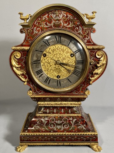 Pendule « tête de poupée » en marqueterie Boulle, Paris époque Louis XIV - Louis XIV