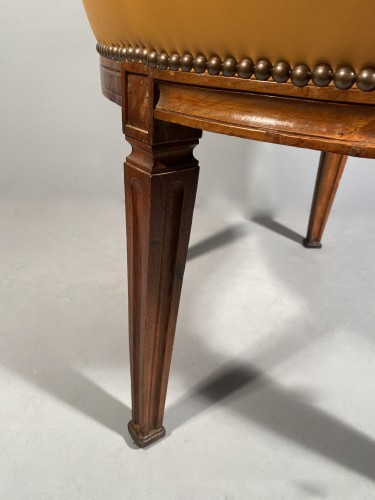 Antiquités - Walnut desk chair, P.Pillot, Nîmes around 1780