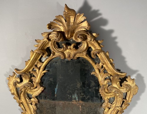 Italian fine 18th mirror in gilded wood, Genoa circa 1750 - 