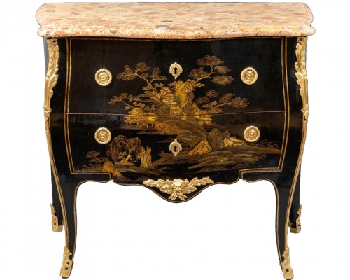 European lacquer commode by Roussel, Paris circa 176