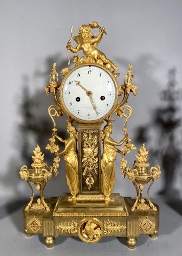 Garniture aux cariatides étrusques, Paris époque Révolutionnaire vers 1793 - Horlogerie Style Louis XVI