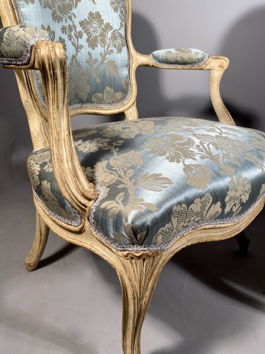 Louis XV - Paire de fauteuils à coiffer pour les Menus plaisirs du roi, N.Blanchard vers 1770