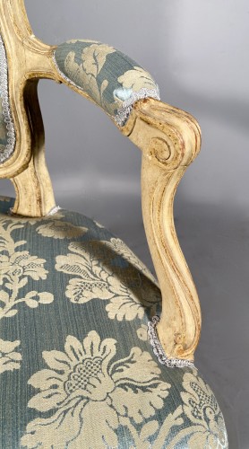 Antiquités - Paire de fauteuils à coiffer pour les Menus plaisirs du roi, N.Blanchard vers 1770