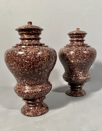 Pair of Louis XIV style porphyry covered vases - Decorative Objects Style Napoléon III