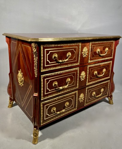 Mazarine chest of drawers in amaranth, Paris, ep Louis XIV around 1715 - 