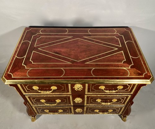 Louis XIV - Mazarine chest of drawers in amaranth, Paris, ep Louis XIV around 1715