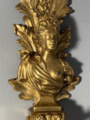 Paire d’appliques aux bustes d’empereurs, Paris époque Louis XIV - Luminaires Style Louis XIV