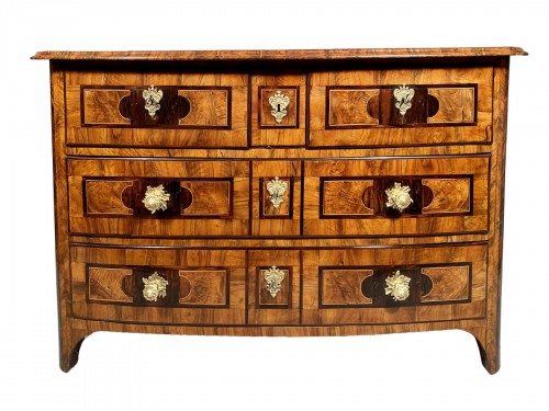 Olive wood commode, Dauphiné  Louis XIV period