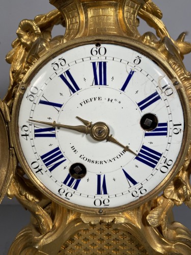 Horlogerie Pendule - Cartel à poser aux colombes, Paris époque Louis XV vers 1760