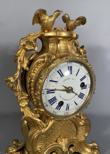 Louis XV - Cartel à poser aux colombes, Paris époque Louis XV vers 1760