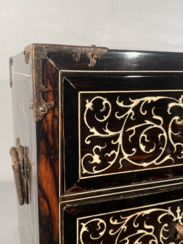 Antiquités - Cabinet en ébène et ivoire, Milan vers 1630