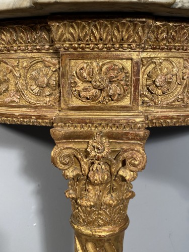 Antiquités - Console demi-lune en bois de chêne doré, Paris vers 1785