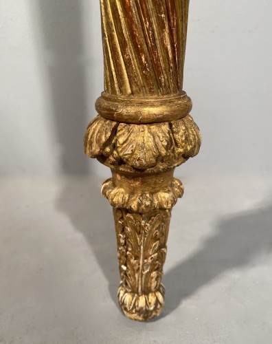 Antiquités - Console demi-lune en bois de chêne doré, Paris vers 1785