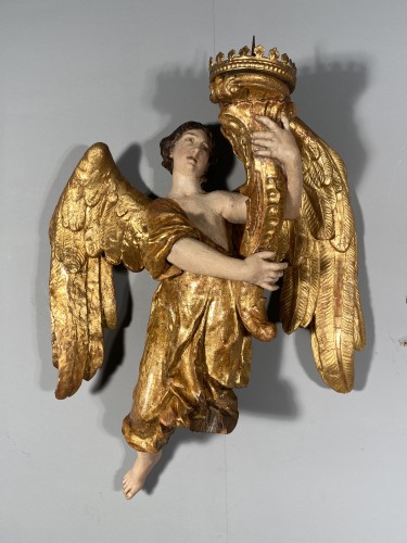 Paire d’anges céroféraires en bois doré, Italie 17e siècle - Sculpture Style Louis XIV