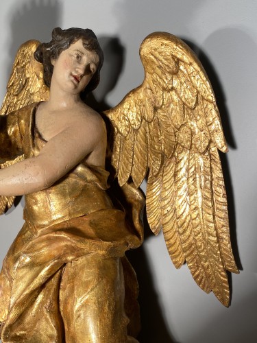 Pair of angels ceroferaires in gilded wood, Italy 17th century - 