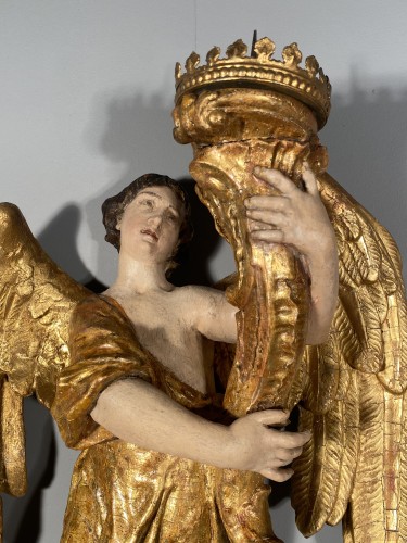 Paire d’anges céroféraires en bois doré, Italie 17e siècle - Louis XIV